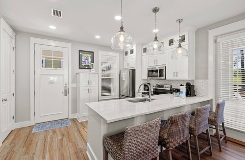 Laurel Grove House | Lovely Beach Cottage w/6-Seat GOLF CART! Pool, Beach Tram, Golf Course Views