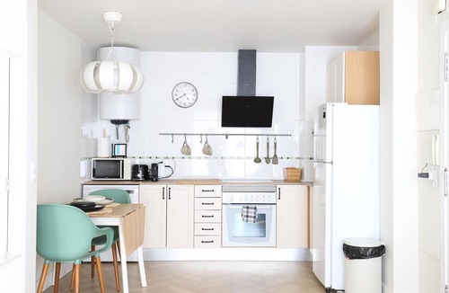 Sagunto Apartment | Lovely Beachside Apartment with Free Wifi and All Amenities