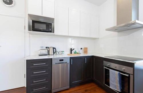 Largs Bay Apartment | Lovely Beachside Largs Bay unit - free wine