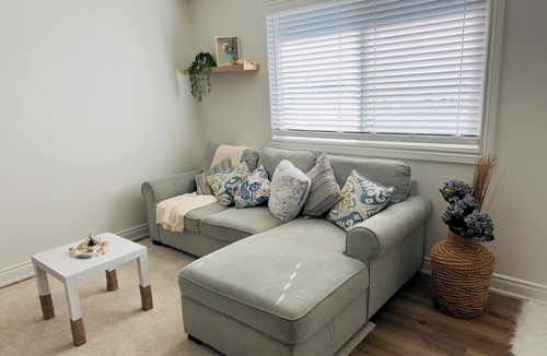 Port Dover Apartment | Lovely Beachside Oasis 2BD Unit in Port Dover