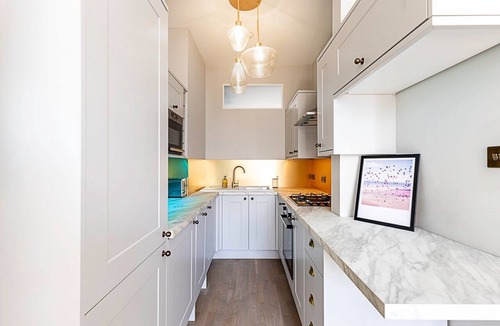 Fulham Apartment | Lovely Bishops Park Flat