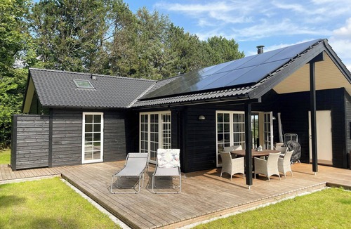 Tisvildeleje House | Lovely black wooden house near Tisvilde Hegn