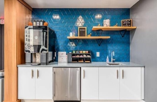 Downtown Columbus Apartment | Lovely Blue Boho 1BR Suite - Columbus!