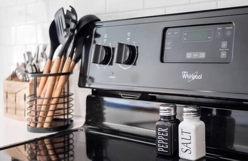 Downtown Columbus Apartment | Lovely Blue Boho 1BR Suite - Columbus!