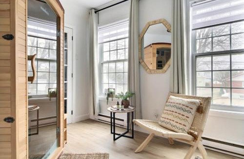 Quartier 5-4 Apartment | Lovely Boho Spa Sauna AC and Free Parking