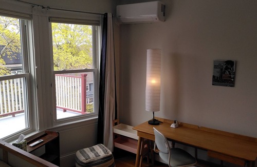 Arlington Apartment | Lovely, bright 2-BR in historic Arlington