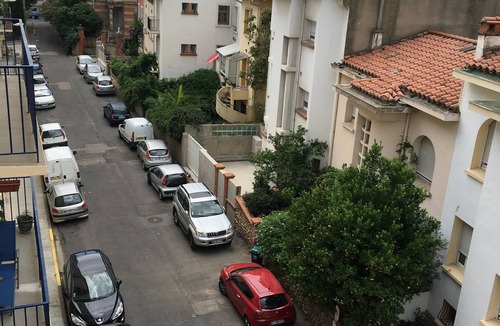 La Gare Apartment | Lovely bright airy apartment in quiet street in centre Perpignan, beach 12km