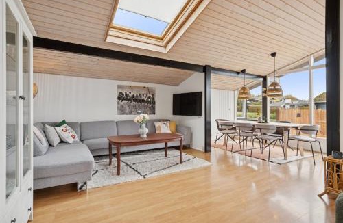 Karrebksminde House | Lovely Bright Cottage Near Karrebæksminde