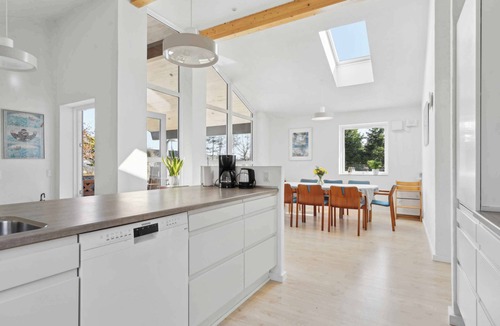Ørsted House | Lovely bright house near the beach in nature