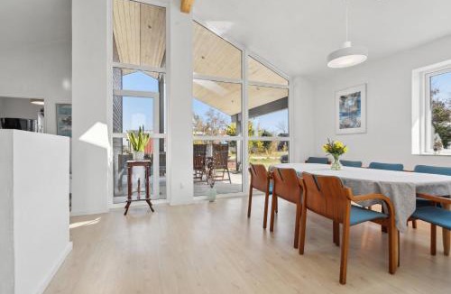 Ørsted House | Lovely Bright House Near The Beach In Nature