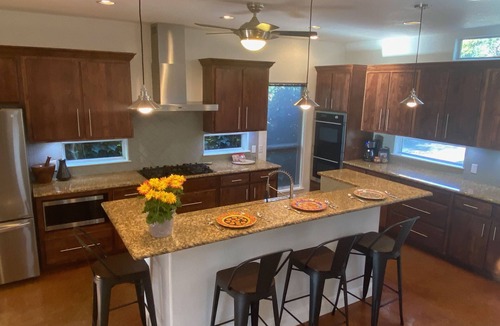 Boerne House | Lovely, Bright Modern House, Short Walk To Main Street, Private Pool!