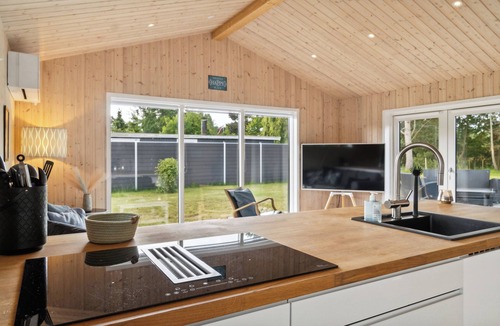 Bøtø By House | Lovely bright summer house in Marielyst