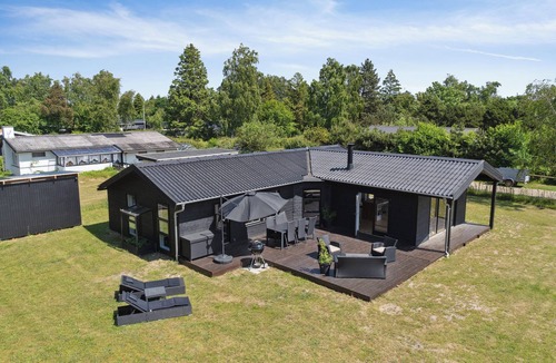 Bøtø By House | Lovely bright summer house in Marielyst