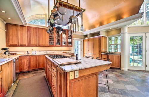 Brookfield House | Lovely Brookfield Home w/Private Deck & Views