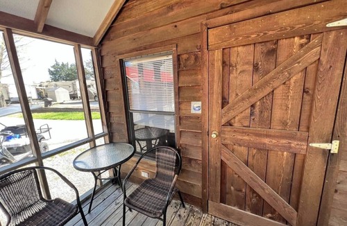 Bloomington Cabin | Lovely Cabin in Bloomington