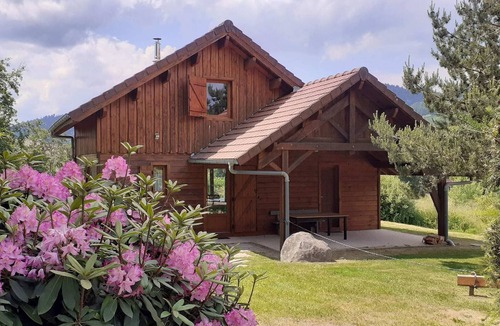 Le Syndicat Ski Chalet | Lovely chalet in Vosges with shared pool