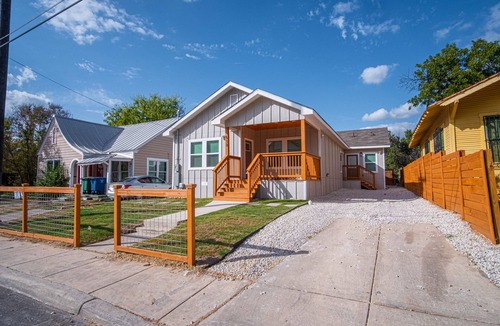 Historic Garderns House | Lovely Charming 4BR 2 5BA Near Downtown s Prime