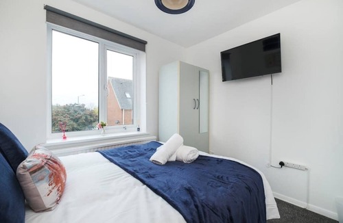 Aveley Apartment | Lovely, Compact 2 bed Apartment with Parking