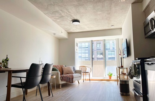 Little Portugal Condo | Lovely condo in Liberty Village with home office & parking
