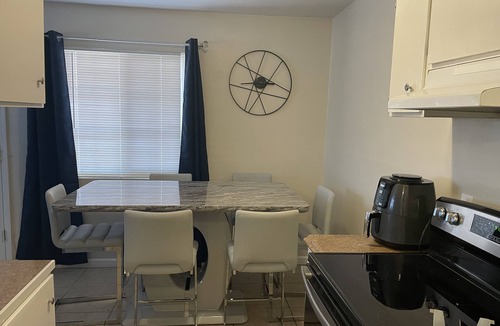 Downtown Las Vegas Apartment | Lovely condo