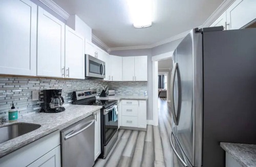 Hilltop House | Lovely converted Victorian home unit 2