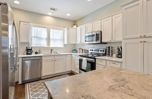 Talbot's Corner House | Lovely Cottage ~2 BR 2 BA~ 7 Min. To Downtown