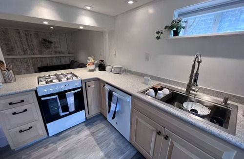 Robesonia House | Lovely cottage for your group