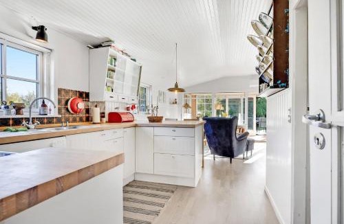 Hou House | Lovely Cottage In Hals 250 M To The Beach