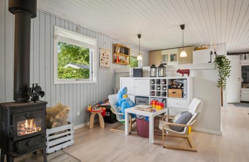 Pøt Strandby House | Lovely Cottage In Pøt Strandby