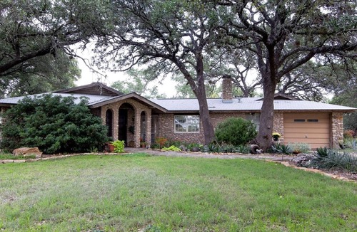 Georgetown House | Lovely Cottage Rental with Waterfall on San Gabriel River near Austin, Texas