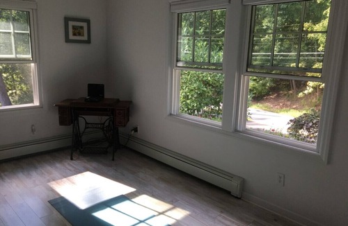 Croton-on-Hudson Cottage | Lovely cottage, ideal location