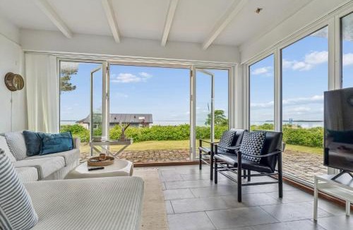 Assens House | Lovely Cottage With Amazing Sea View