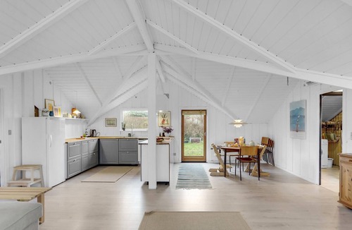 Lundby House | Lovely cottage with cozy, large living room near Dybsø Fjord.