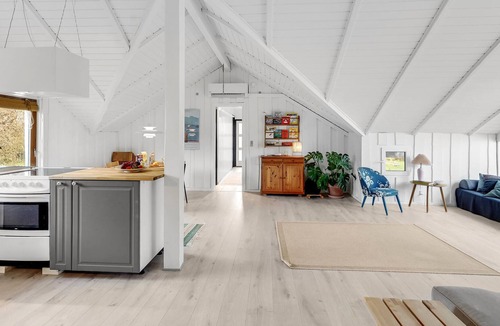 Lundby House | Lovely cottage with cozy, large living room near Dybsø Fjord.