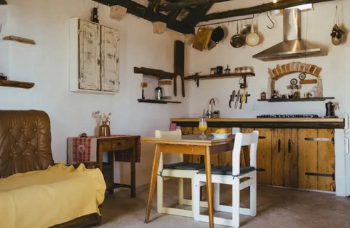 Selca Cottage | Lovely Cottage with sea views in Selca, Croatia