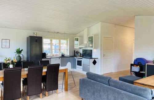 Kramnitse House | Lovely cottage with secluded garden