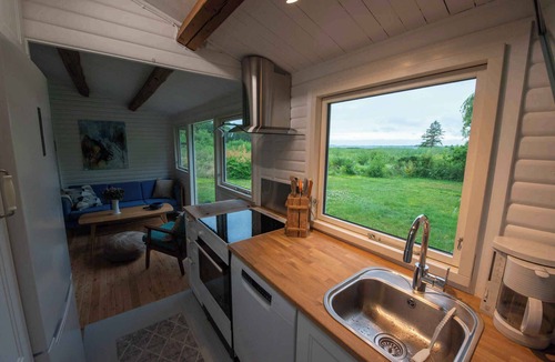 Holbaek House | Lovely cottage with wilderness bath and view