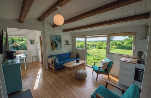 Holbaek House | Lovely cottage with wilderness bath and view