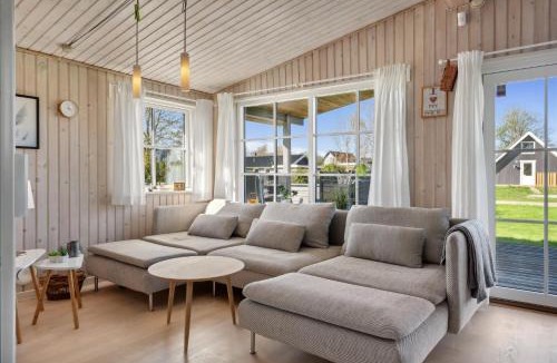 Middelfart House | Lovely Cottage Within Walking Distance To The Sea