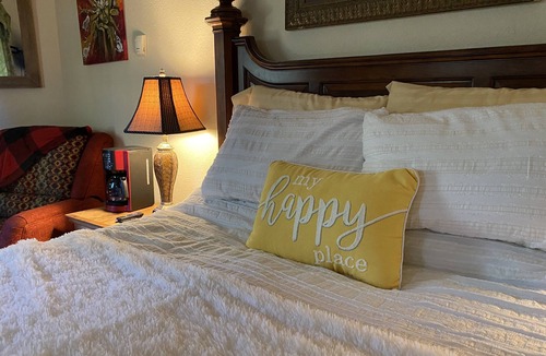 Chama Cabin | Lovely cozy room with great amenities