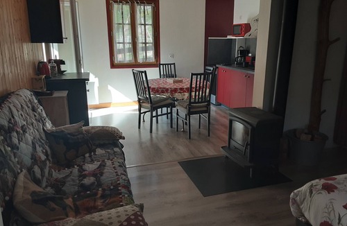 Rigaud Ski Chalet | Lovely detached bungalow