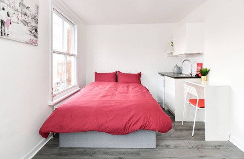 Reading Apartment | Lovely Double Bed Studio - Reading Town Centre