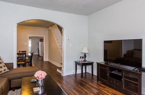 Lancaster House | Lovely Downtown Townhome