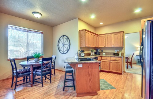 Dundee House | Lovely Dundee Home w/Private Yard & Fire Pit!