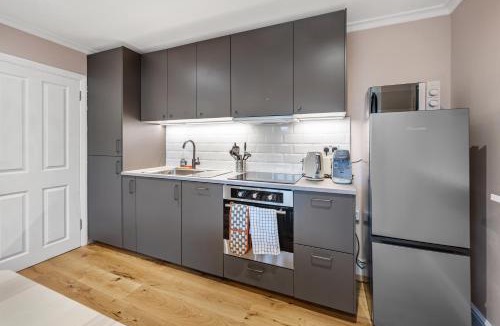 Ealing Common Apartment | Lovely Ealing 3 Bed Flat