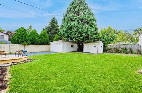 Elmhurst House | Lovely Elmhurst Ranch 4 Beds 2 Baths