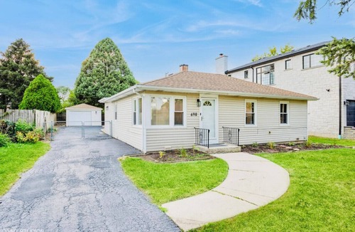 Elmhurst House | Lovely Elmhurst Ranch 4 Beds 2 Baths