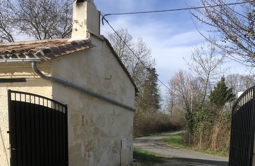 Bourg-sur-Gironde Cottage | Lovely farm cottage