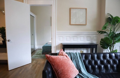 Fenway–Kenmore Apartment | Lovely Fenway 1br | New to VRBO!