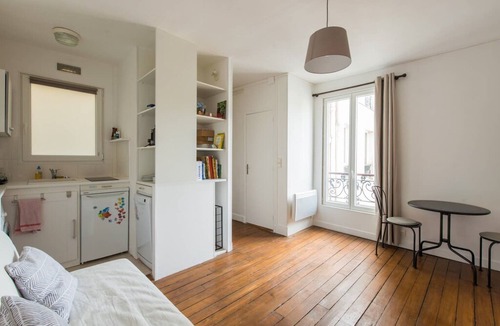 Porte-Saint-Martin Apartment | Lovely flat canal Saint Martin